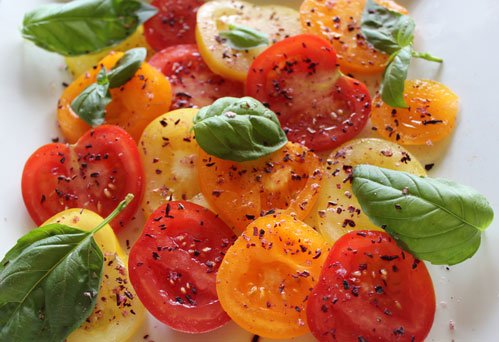 Wild Hibiscus Pyramid Salt Flakes | Gingle Bells Gin