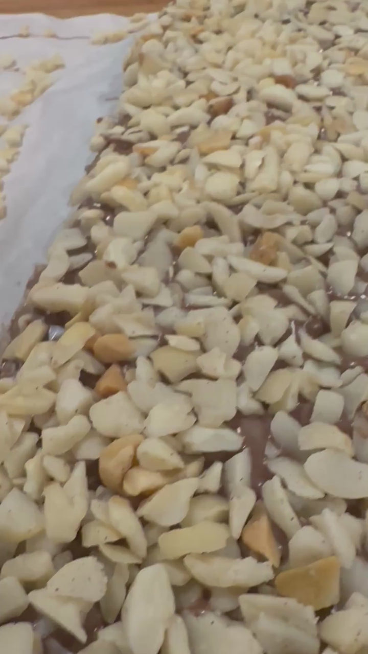 Macadamia Nut Butter Toffee Crunch - with Wattleseed